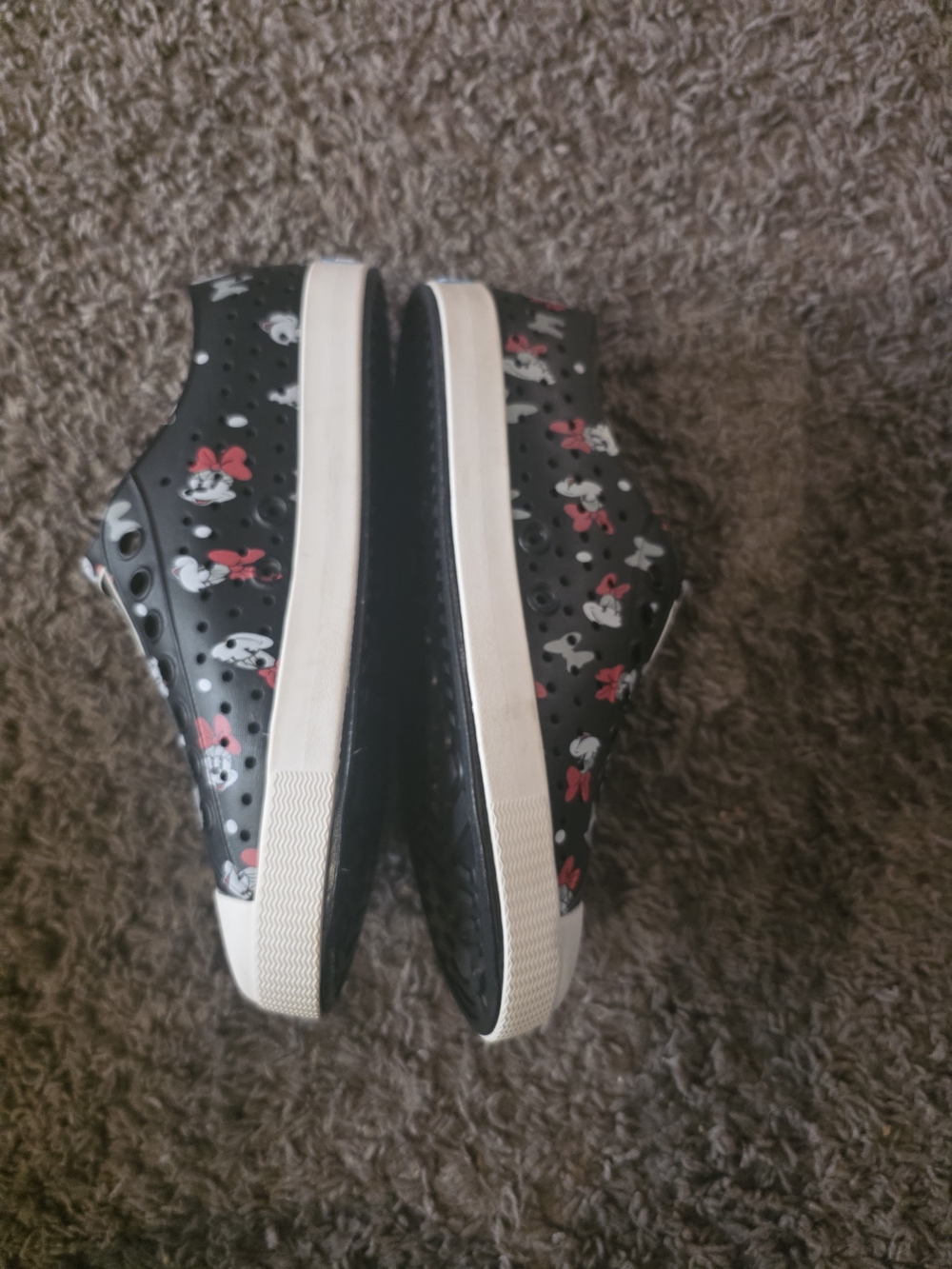 CROCS Disney x Native Black Minnie Pattern Slip-On Sandals - Picture 2 of 4